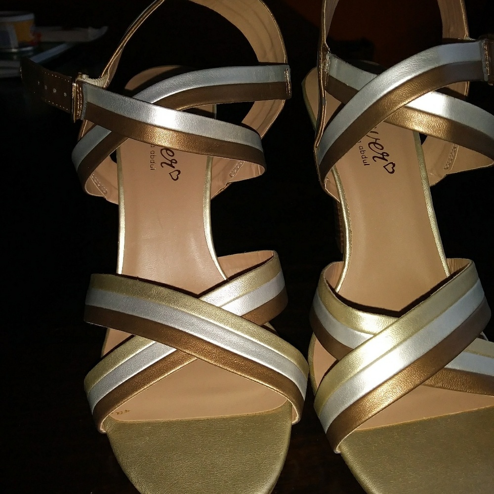 Shoes - Picture 2 of 3